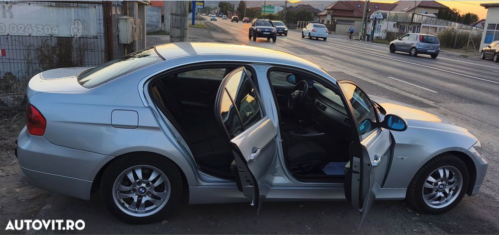 BMW Seria 3 325xi - 12