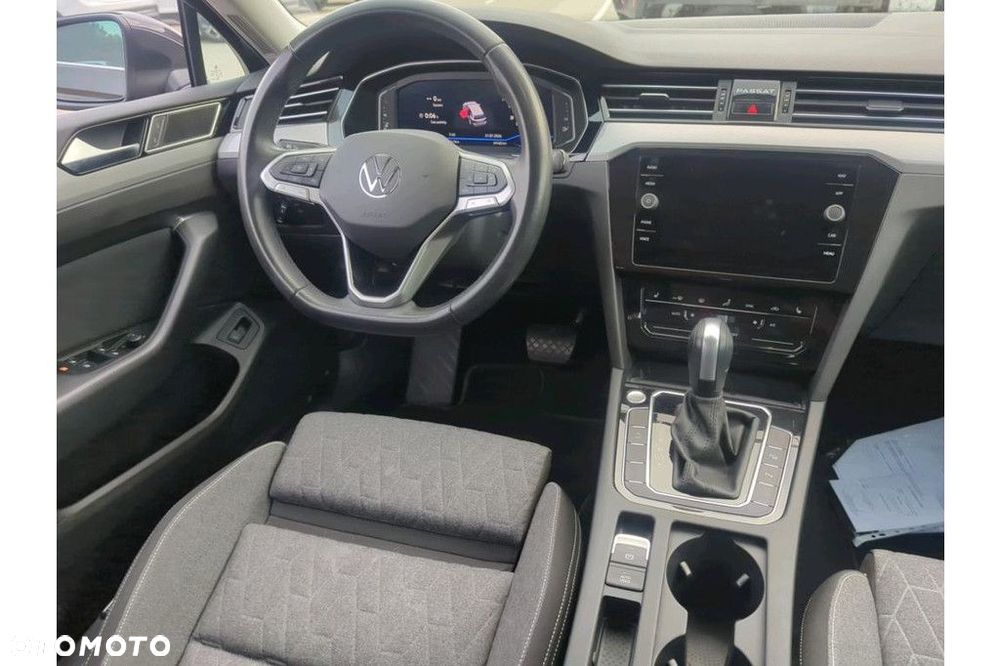 Volkswagen Passat Variant 2.0 TDI SCR Business DSG - 9