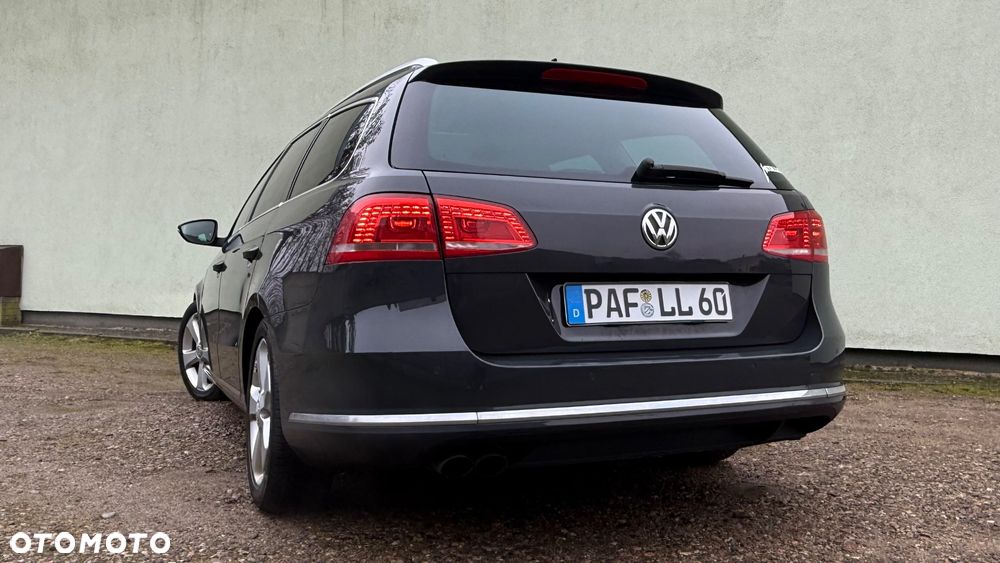 Volkswagen Passat 2.0 TDI BlueMotion Technology Exclusive - 16