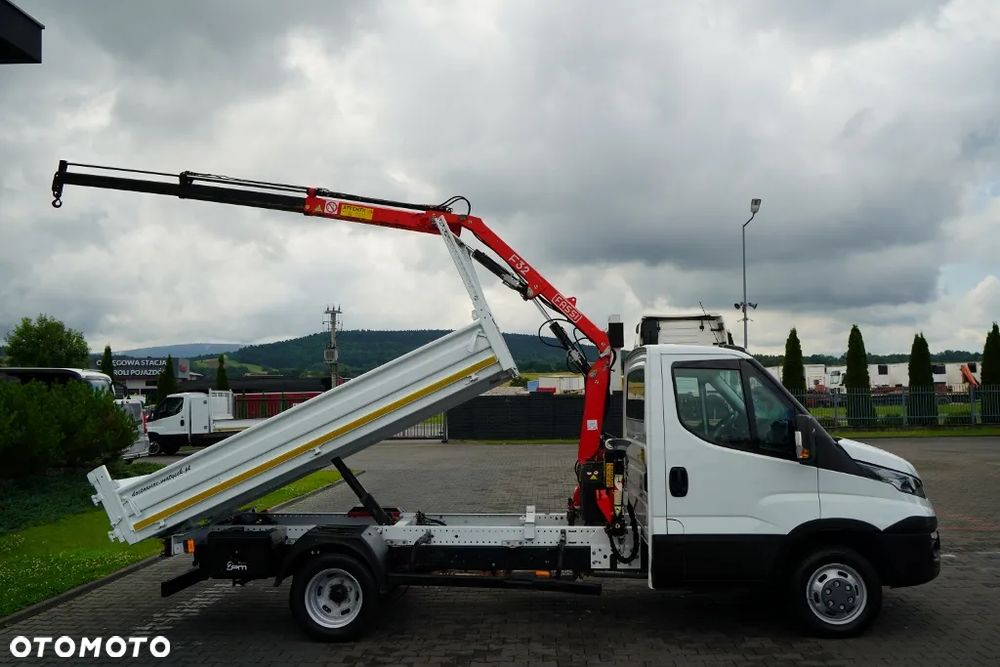 Iveco DAILY 35-150 / WYWROTKA + HDS FASSI F32A / MAX 995 KG UDŹWIG / WYSÓW 5,5 M / SPROWADZONY - 7