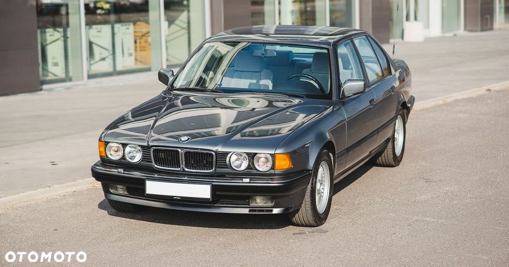 BMW Seria 7 750i - 1