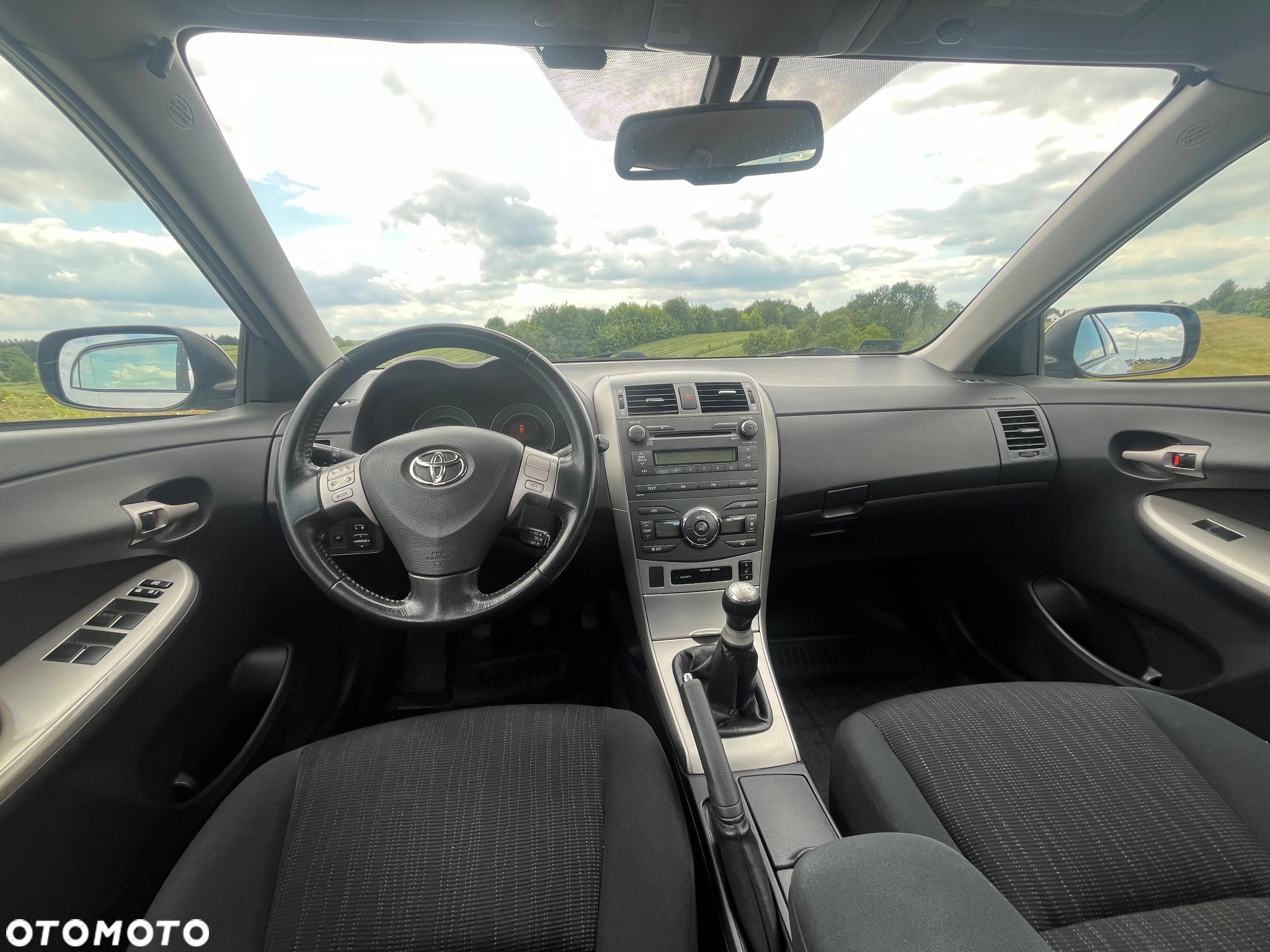 Toyota Corolla - 12