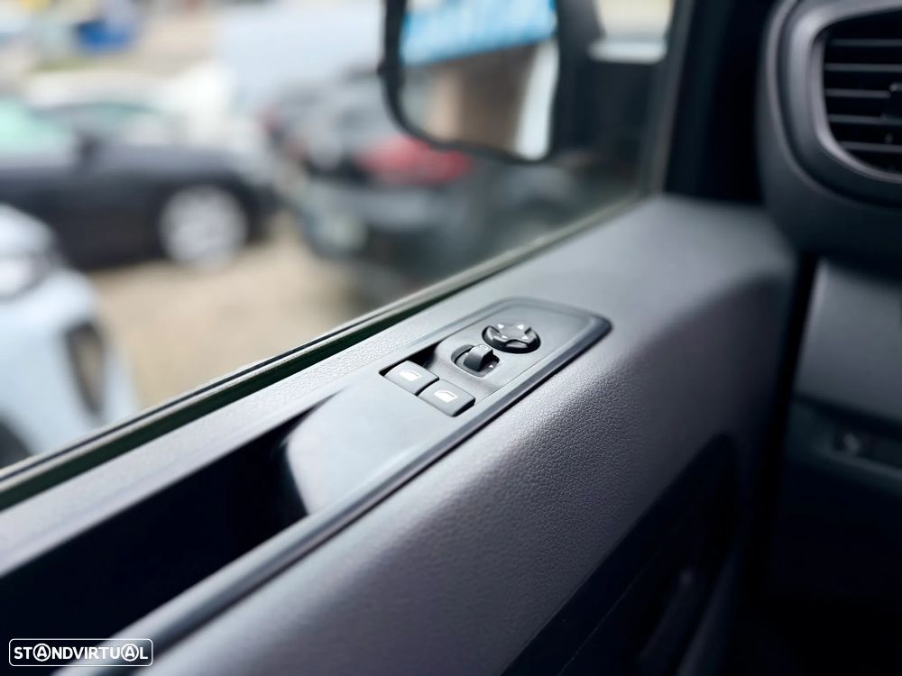 Opel Vivaro 1.5 CDTi L3H1 Essentia Inc - 17