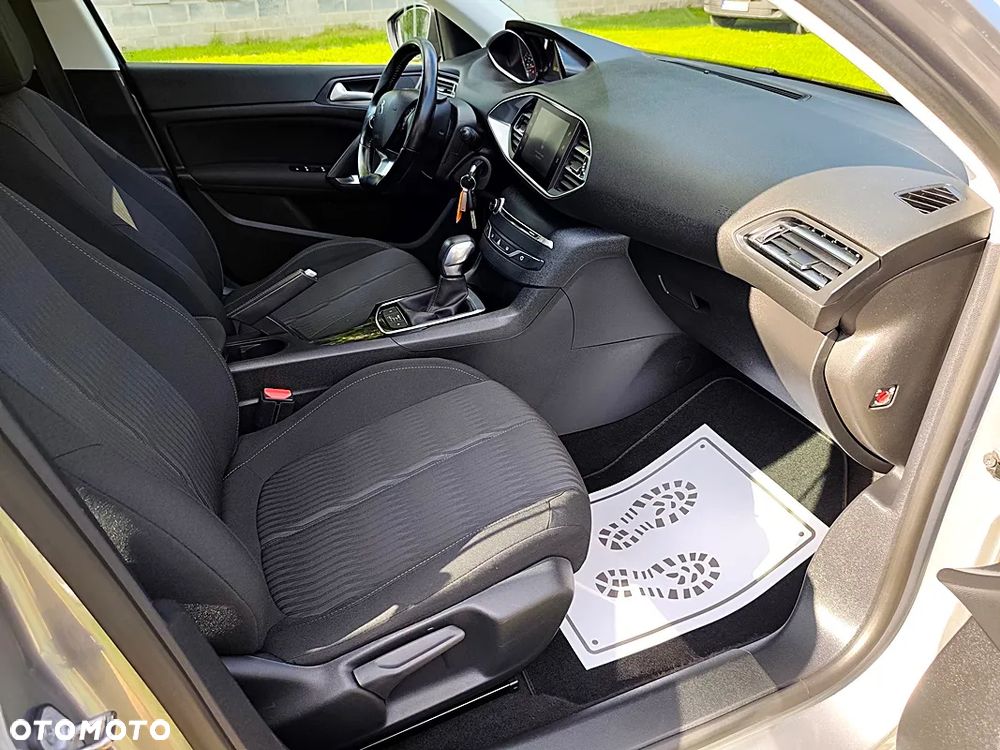 Peugeot 308 1.6 BlueHDi Allure S&S EAT6 - 25