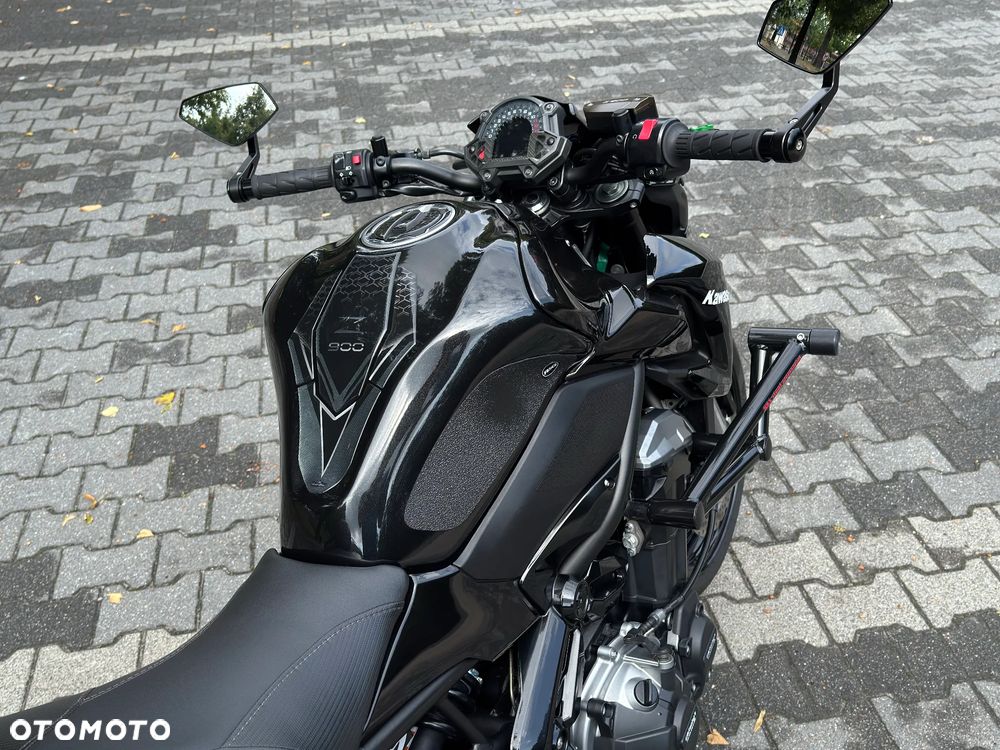Kawasaki Z 900 - 5
