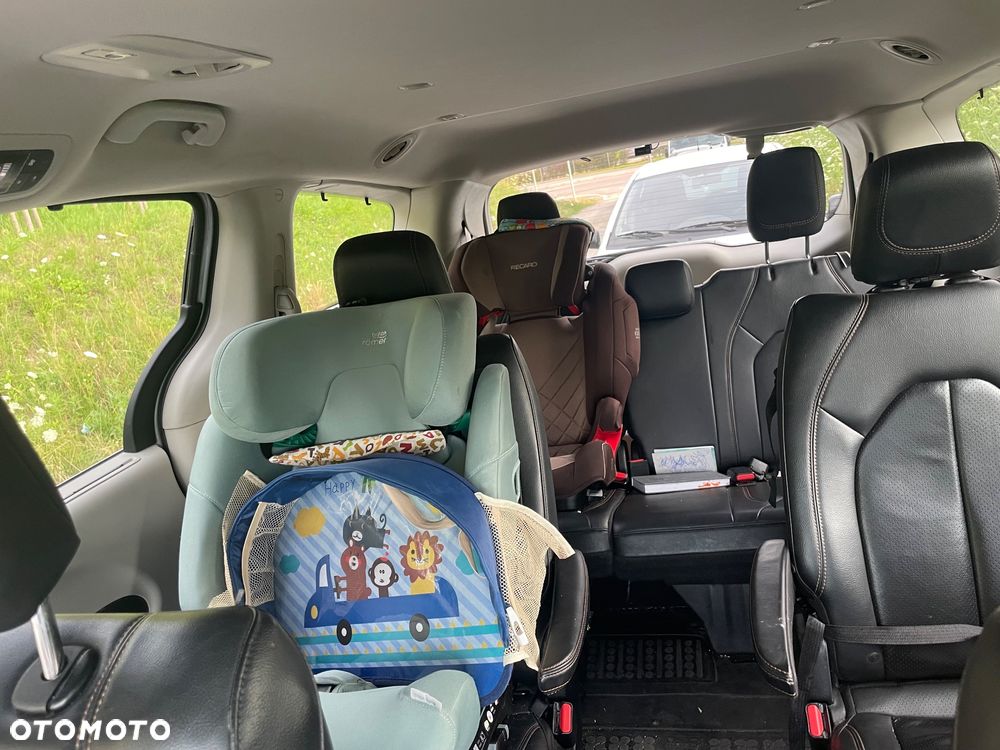 Chrysler Pacifica - 20