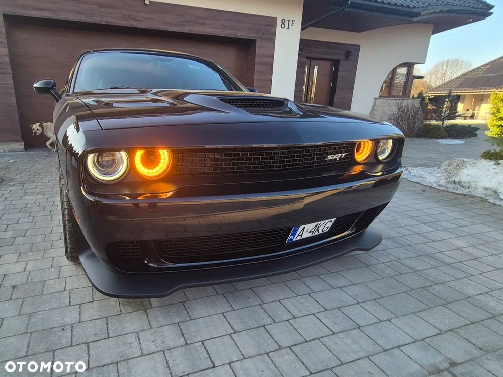Dodge Challenger - 2