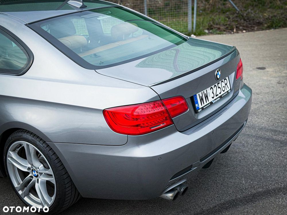 BMW Seria 3 325i M Sport Edition - 11