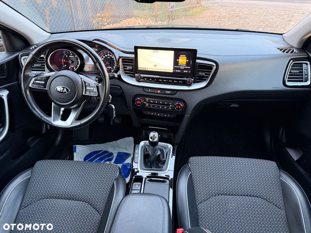 Kia Ceed 1.6 CRDi 136 ISG Dream-Team Edition - 8