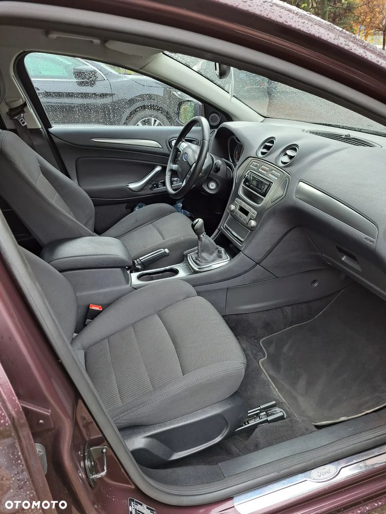Ford Mondeo - 12