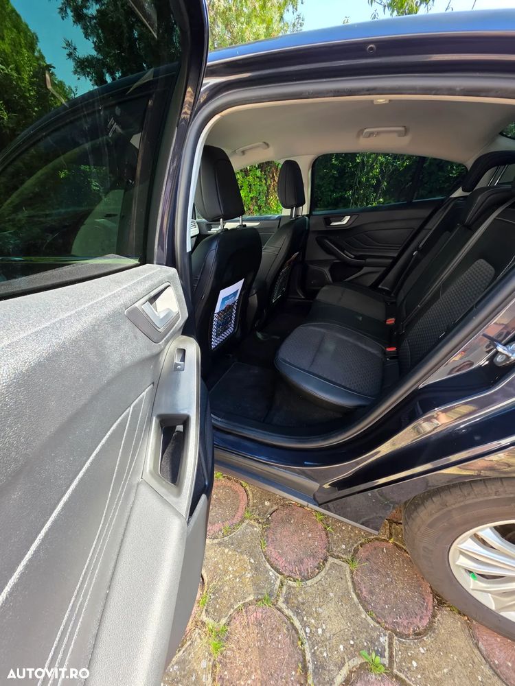 Ford Focus 1.0 EcoBoost MHEV Titanium - 10