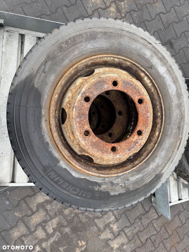 Komplet 4 kół, felga, opony Michelin 215/75 R17,5 - 1