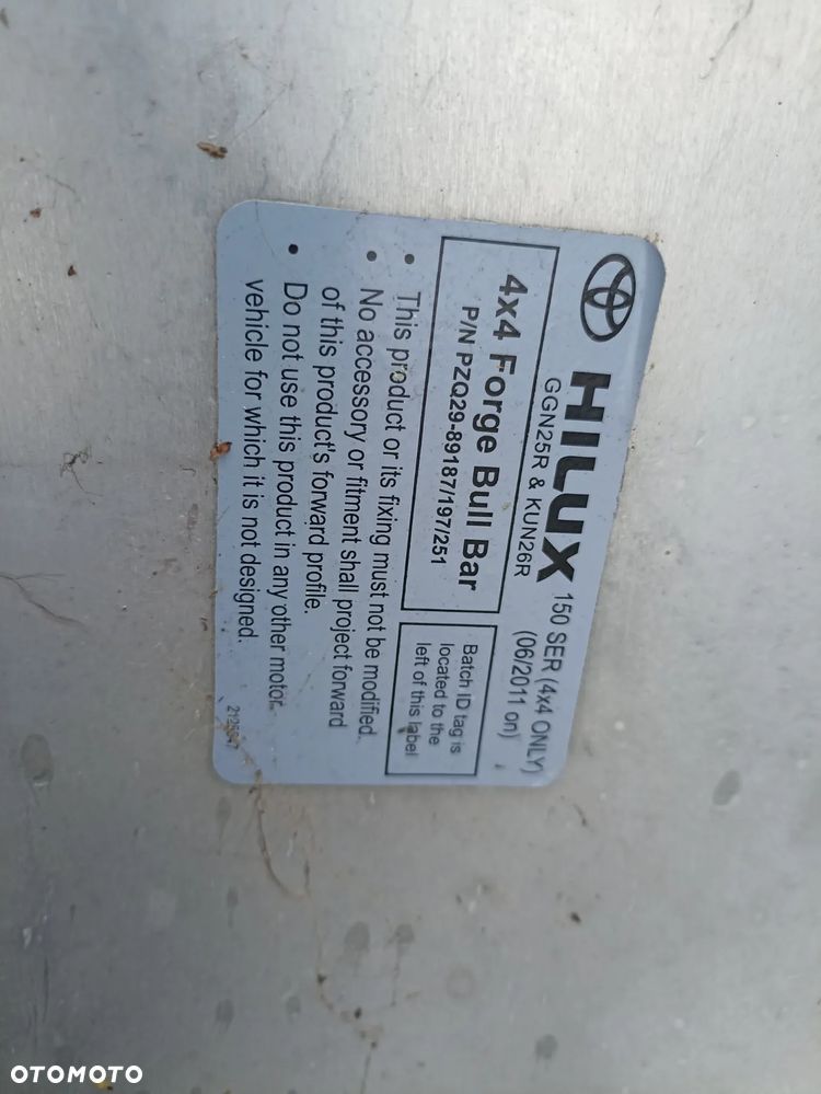 ZDERZAK TOYOTA HILUX  PRZEDNI KOMPLETNY - 3