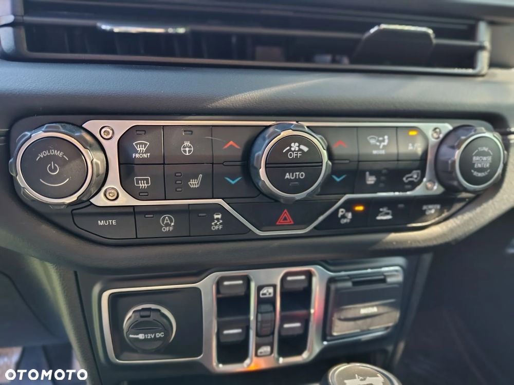 Jeep Wrangler Unlimited GME 2.0 Turbo Sahara - 31