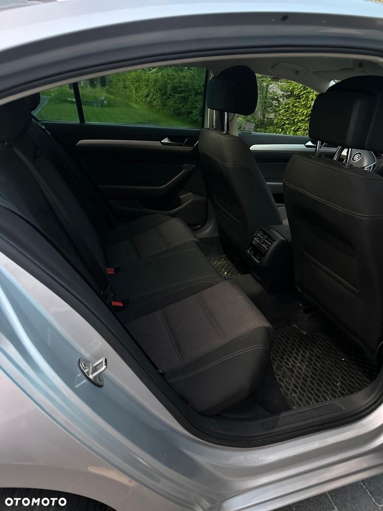 Volkswagen Passat 2.0 TDI BMT Comfortline DSG - 9