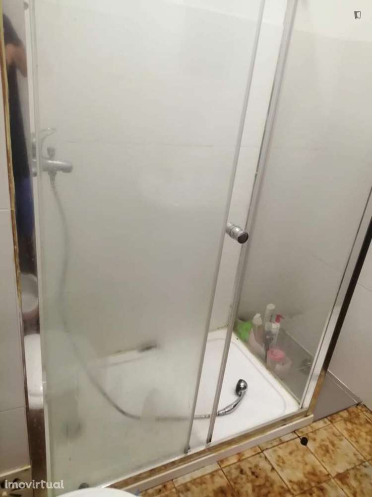 Quarto - localizado em Viseu - Grande imagem: 2/14