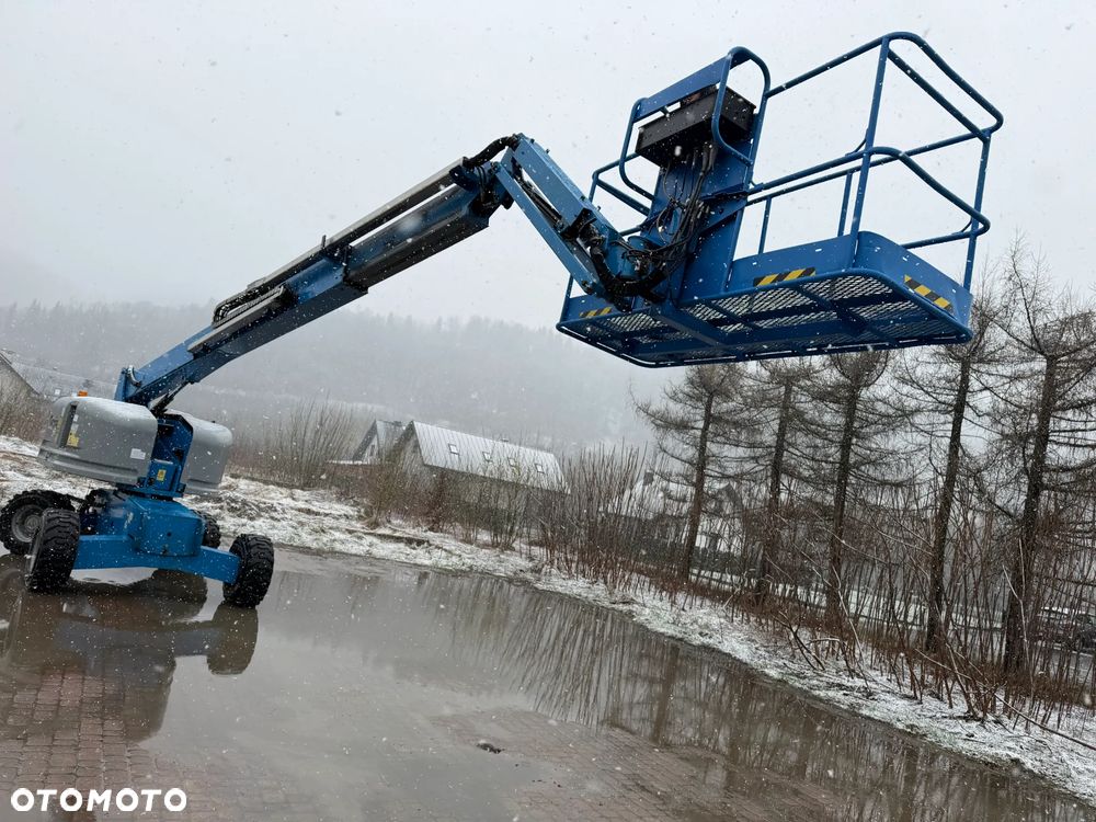 Genie S-45 Zwyżka Podnośnik Teleskopowy terenowy 4x4 wysokość 16 m Silnik DEUTZ. Maszyna jak Nowa z Urzędu Norweskiego Komuny! 2016 rok. Spalinowo- elektryczna Zadbana. Zero luzów wycieków! Okazja! 2 x Sterowanie maszyną góra i dół. Przetwornica gniazdo 220 volt. Poziomowanie oraz obrót kosza! OKAZJA. Aktualna Dekra Do 2027 roku !!! - 4