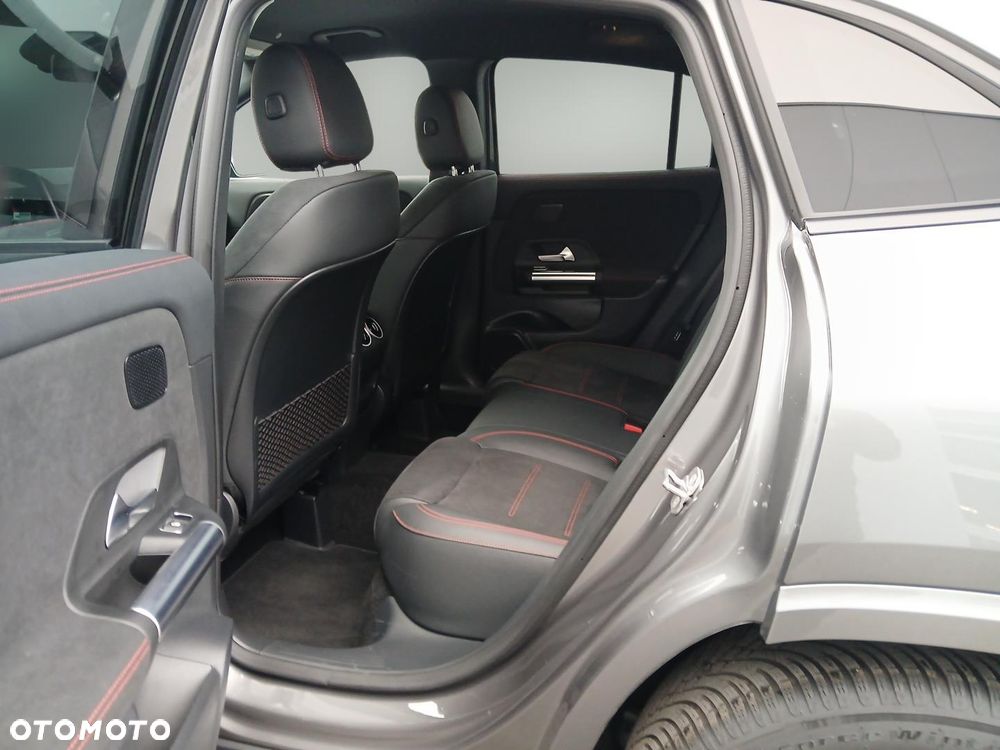 Mercedes-Benz GLA 200 AMG Line - 19