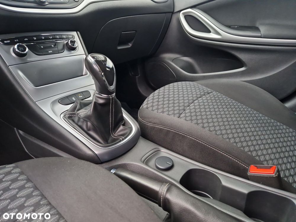 Opel Astra 1.4 T Enjoy - 15