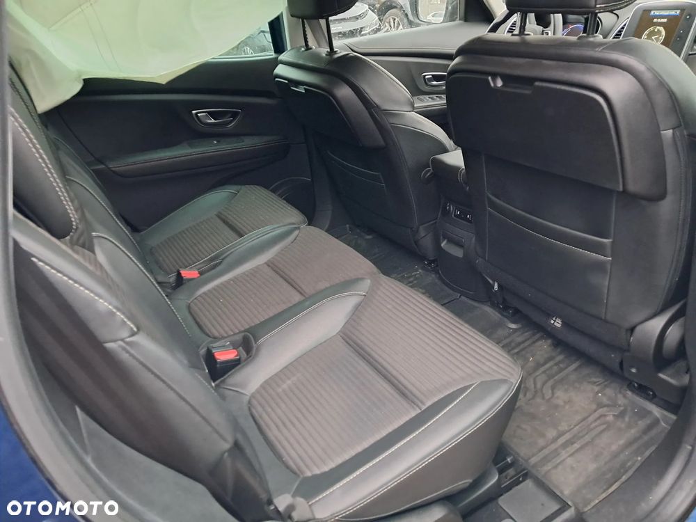 Renault Grand Scenic - 12