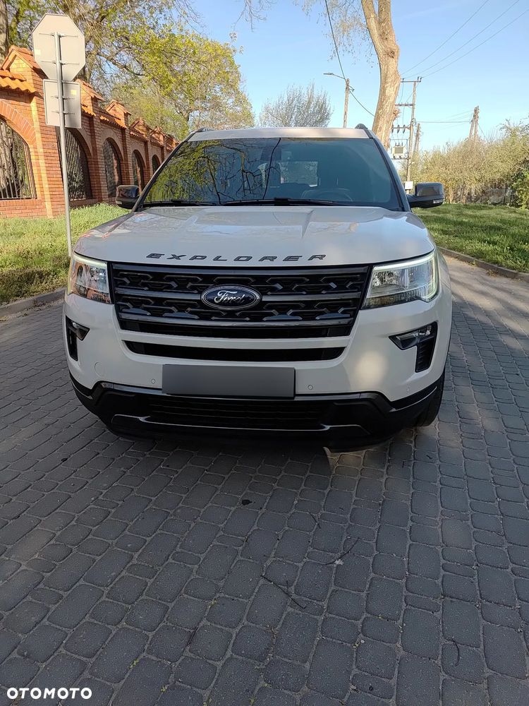 Ford Explorer - 1