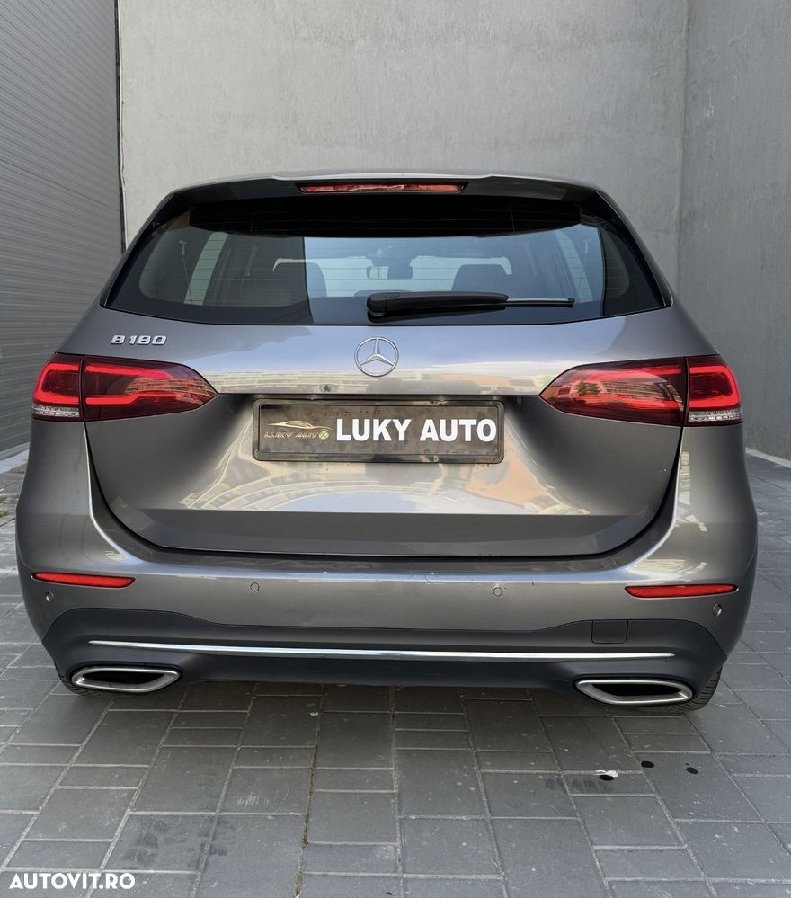 Mercedes-Benz B 180 - 11