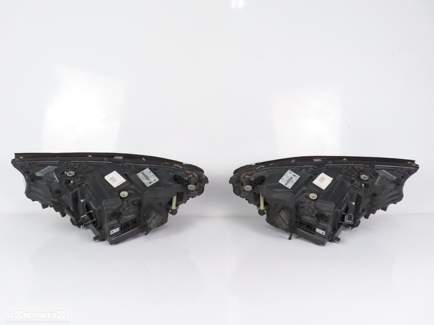 Conjunto Faróis LED  AHL Direcionais Usado / Original BMW 7 (G11, G12) 631174087... - 5