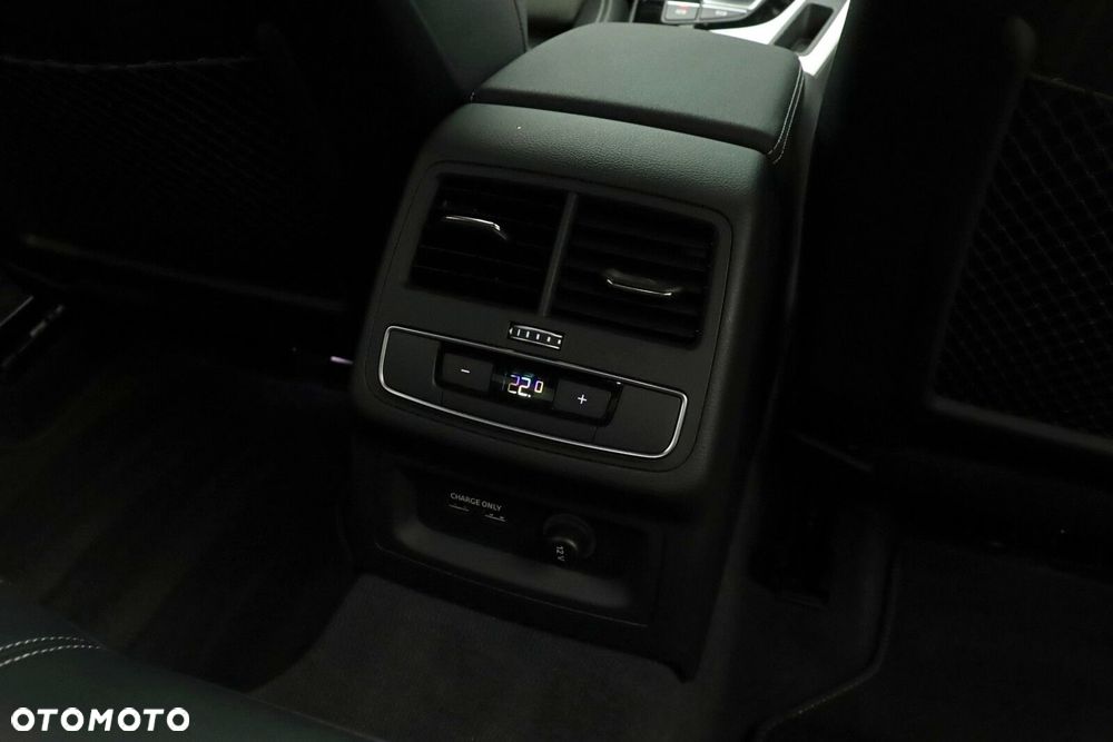 Audi A4 Limousine - 15