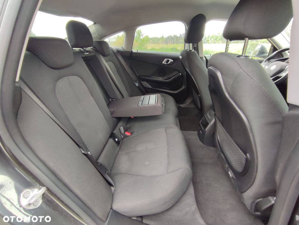 BMW Seria 2 218i Edition Colorvision - 34