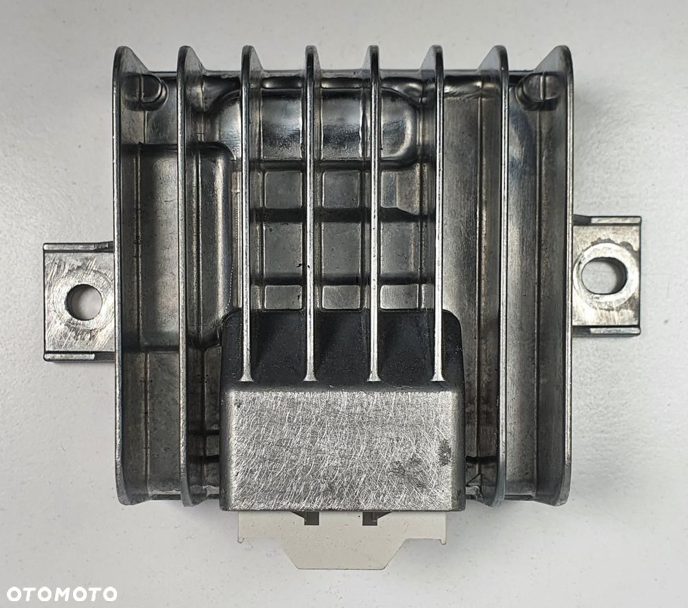 MODUŁ GENERATOR DŹWIĘKU MERCEDES W213 A2439000401 - 1