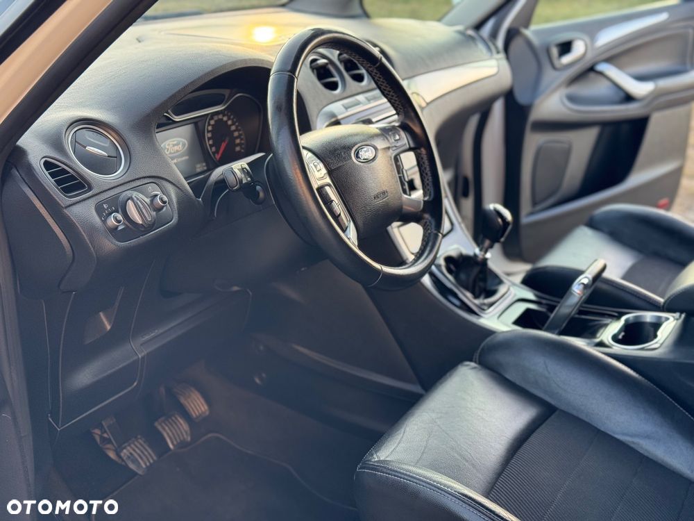 Ford S-Max 2.0 TDCi DPF Titanium X - 26