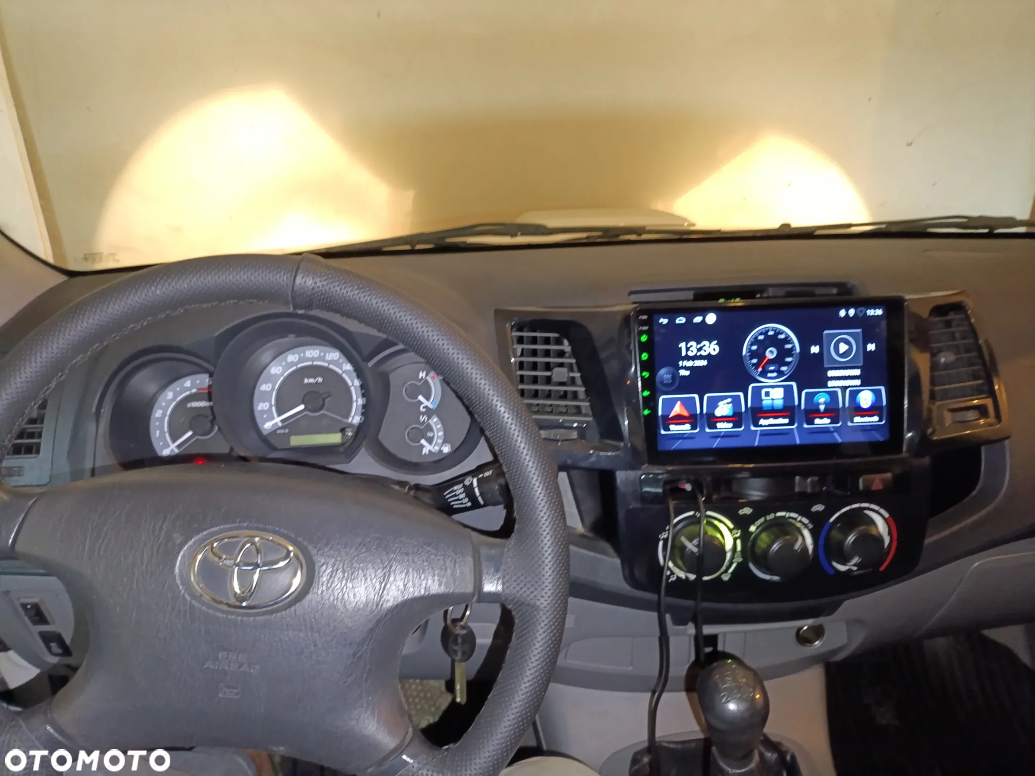 Toyota Hilux 2.5 D-4D DLX + 2os 4x2 - 14