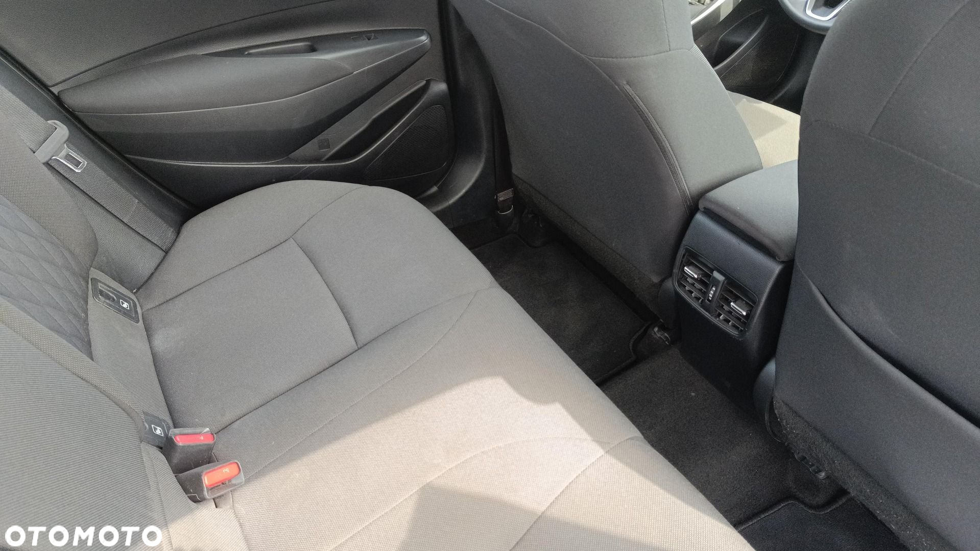 Toyota Corolla - 11
