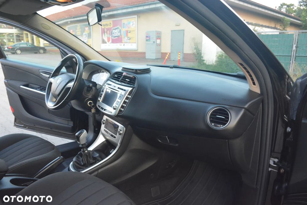 Lancia Delta 1.6 MJ Silver - 18