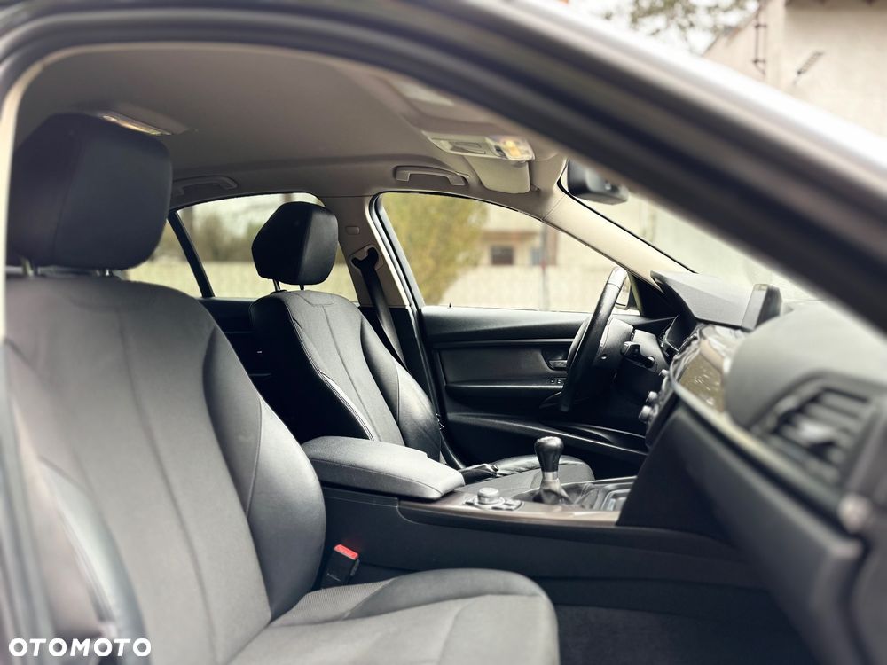 BMW Seria 3 318d Modern Line - 22