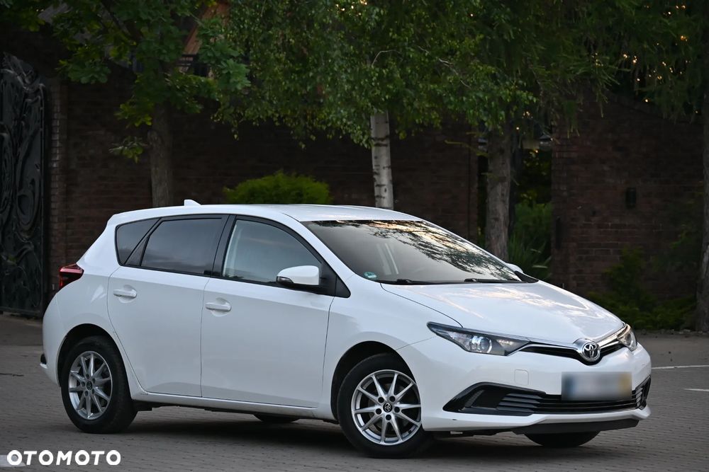 Toyota Auris 1.33 VVT-i Premium + - 9