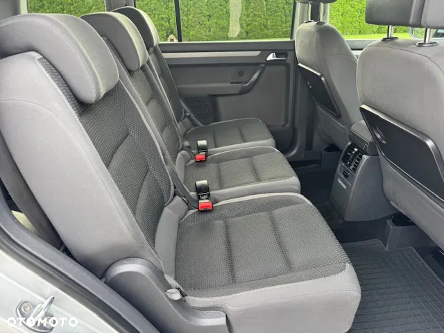 Volkswagen Touran - 23