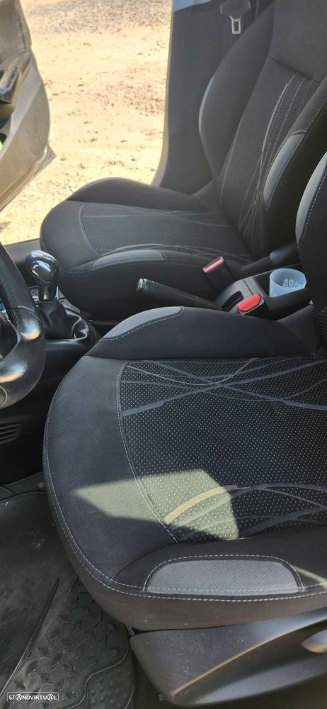 Peugeot 208 1.4 HDi - 6