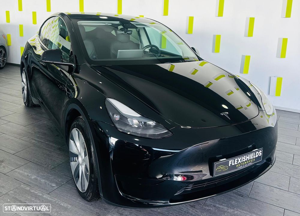 Tesla Model Y Standard RWD - 2