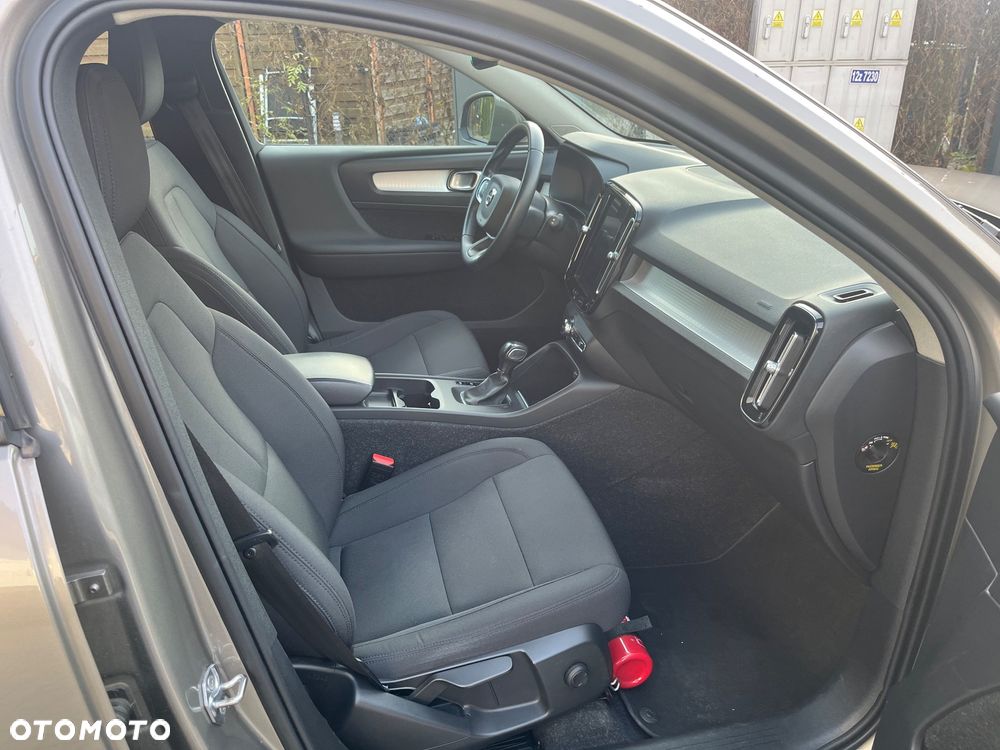 Volvo XC 40 T2 Momentum Pro - 8