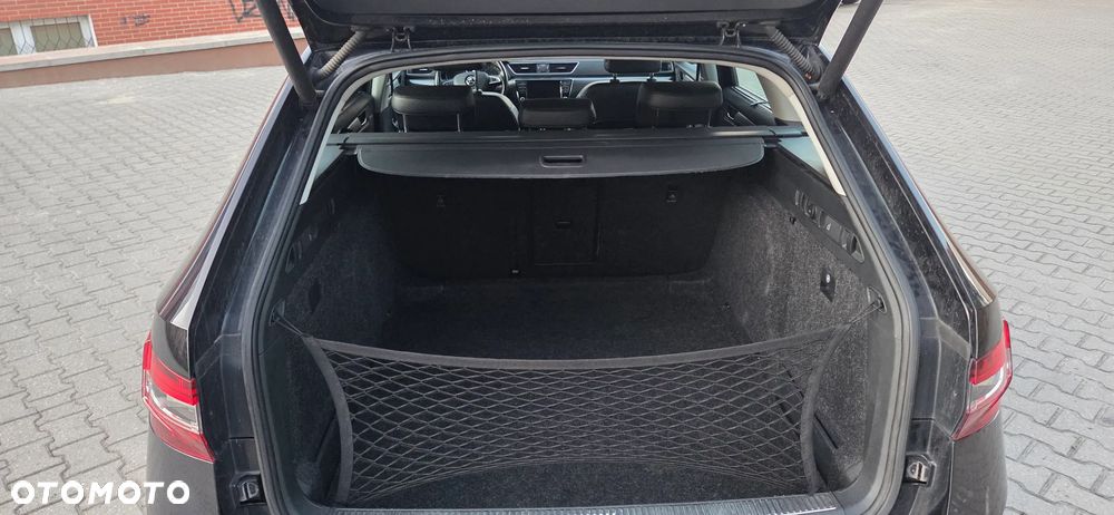 Skoda Superb 2.0 TDI Ambition DSG - 22