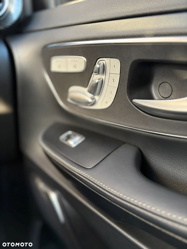 Mercedes-Benz Klasa V 300 d Avantgarde 9G-Tronic (d³ugi) - 13