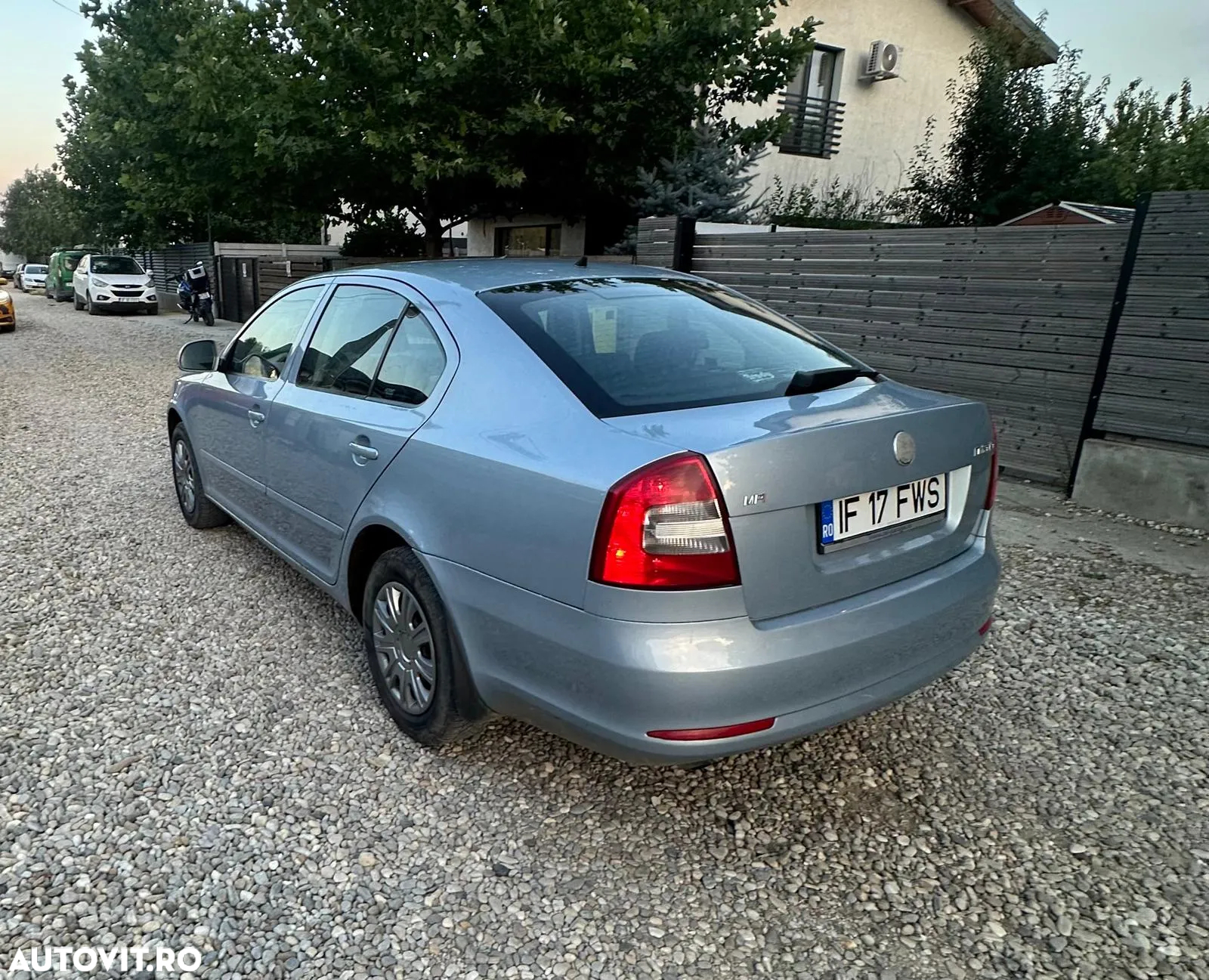 Skoda Octavia Combi 1.6 MPI Ambiente - 8
