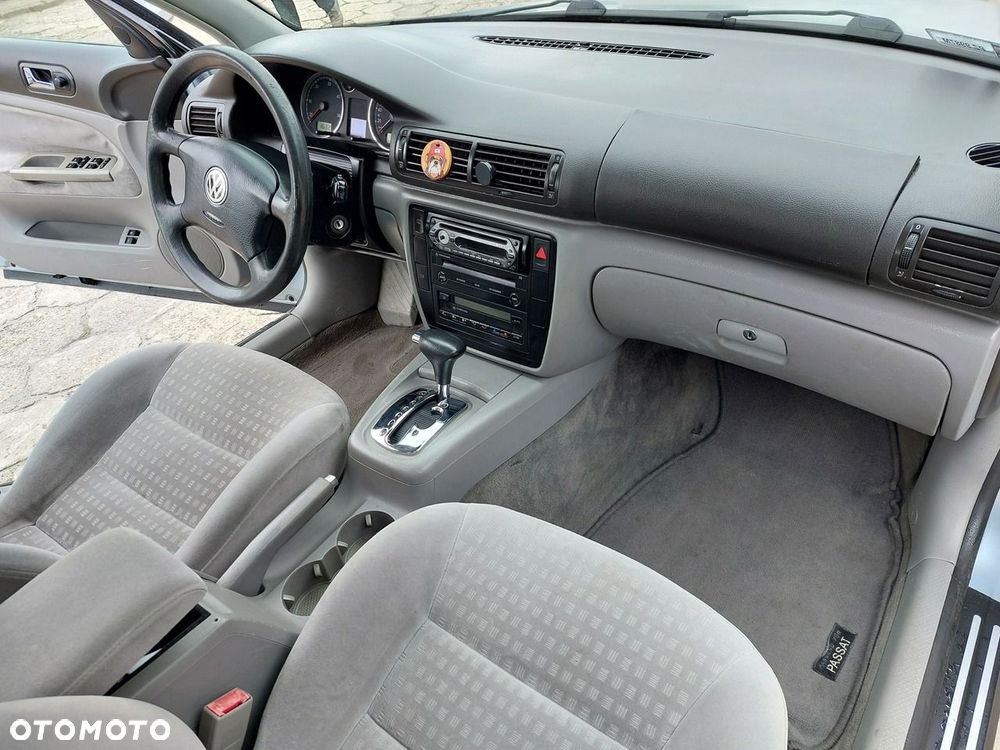 Volkswagen Passat - 14