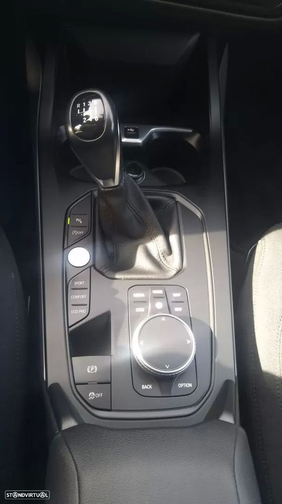 BMW 116 d Pack Essence - 29