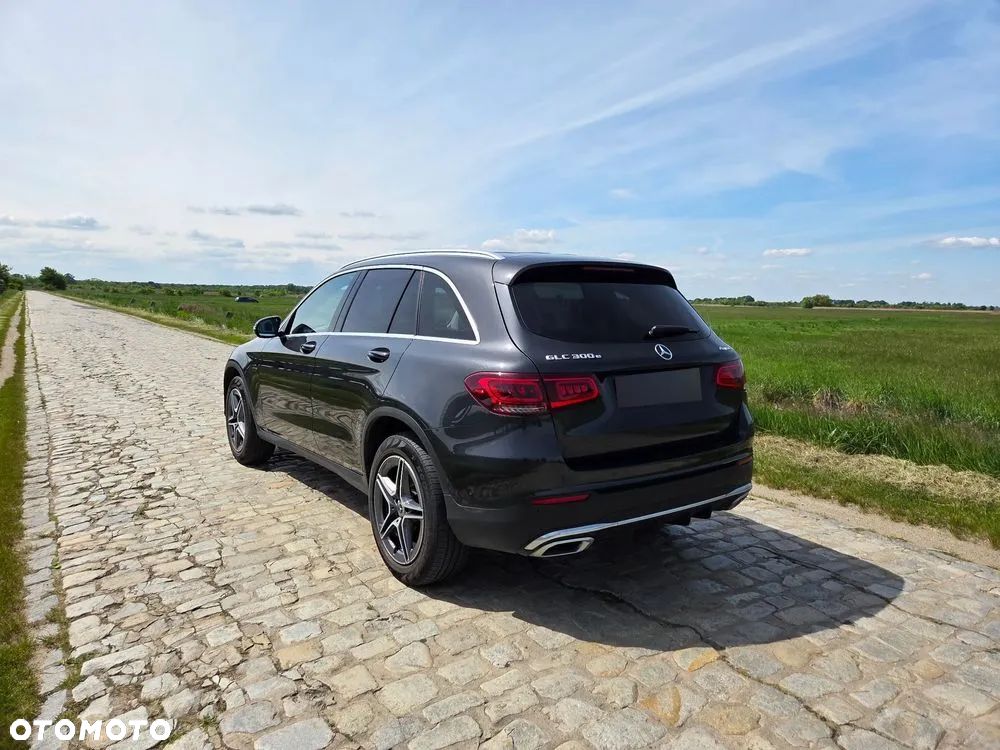 Mercedes-Benz GLC 300 e 4-Matic - 5