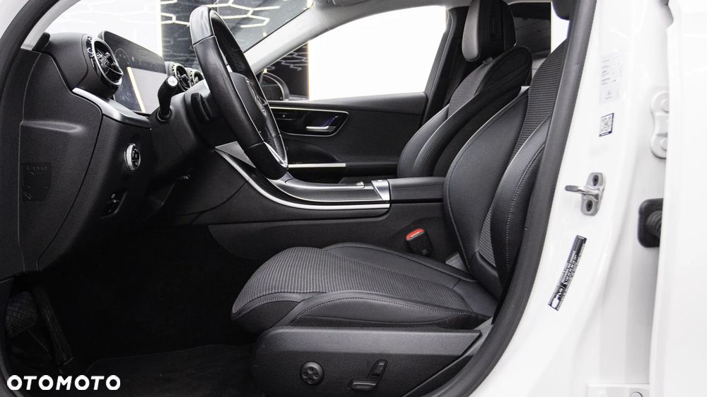 Mercedes-Benz Klasa C 300 e PHEV Avantgarde - 17
