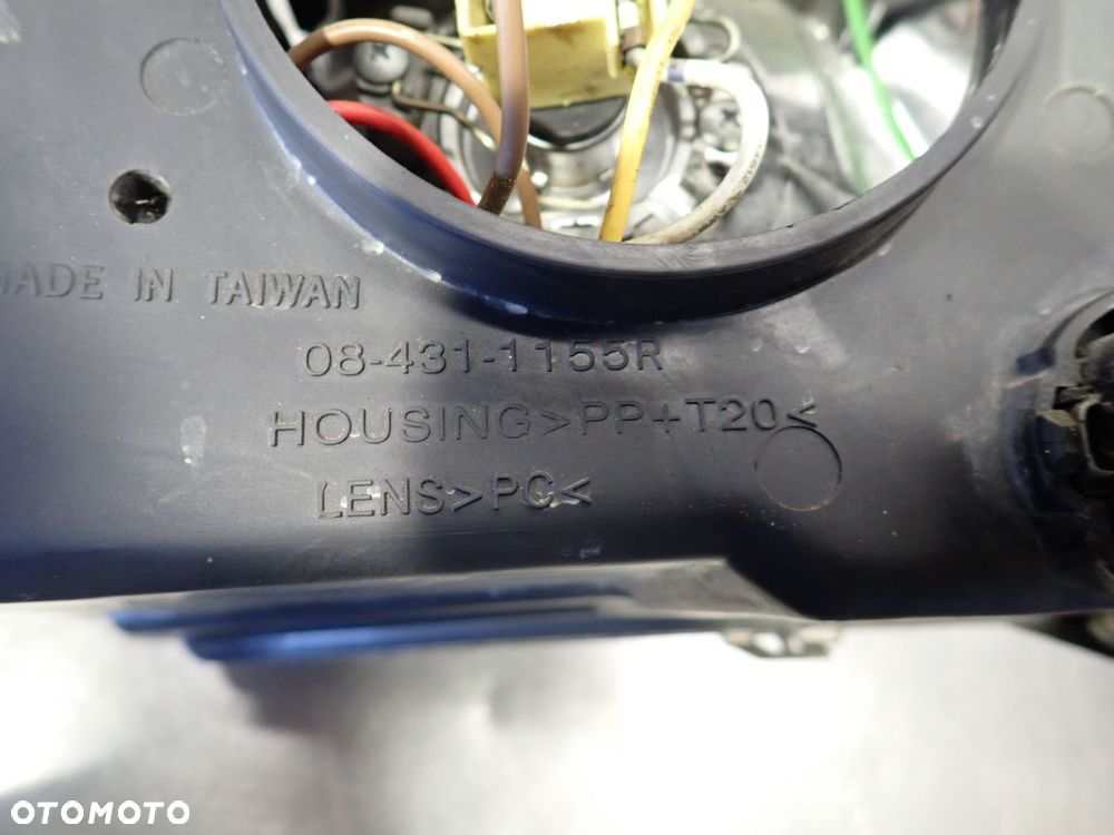 LAMPA PRAWA PRZEDNIA FORD FUSION 084311155R - 10