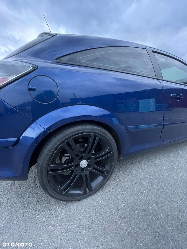 Opel Astra GTC 2.0 Turbo Sport - 4