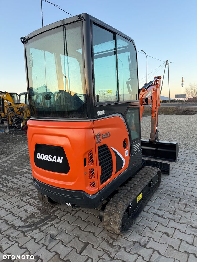 Doosan Dx19 - 1